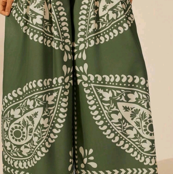 Resort Boho Tropical Print Sleeveless Strap Wide Leg Jumpsuit, Green And Beige - Picture 6 of 6